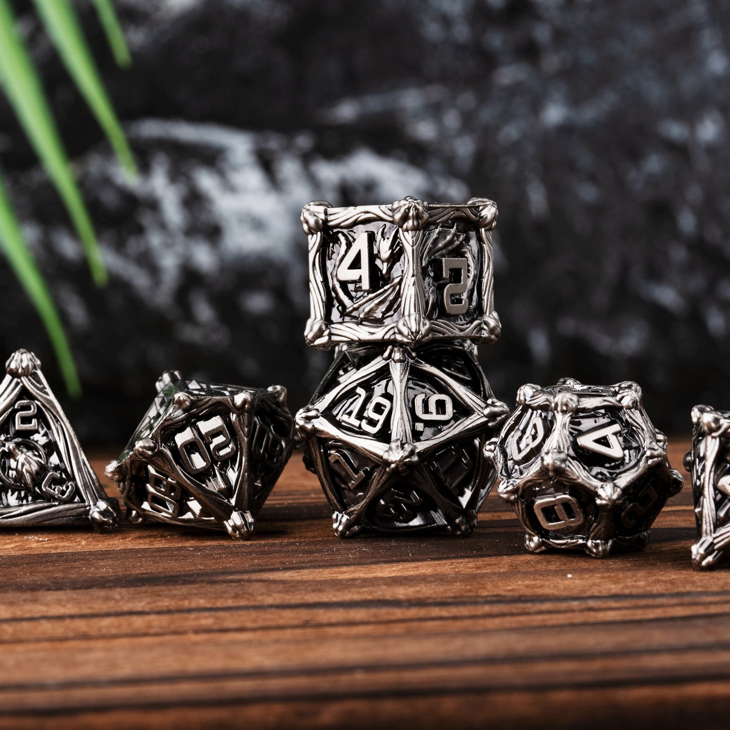 Board Games DND Metal Dice Set Dungeon and Dragon 7PCS Polyhedral Dice Set Role Playing Games RPG Dice  D20