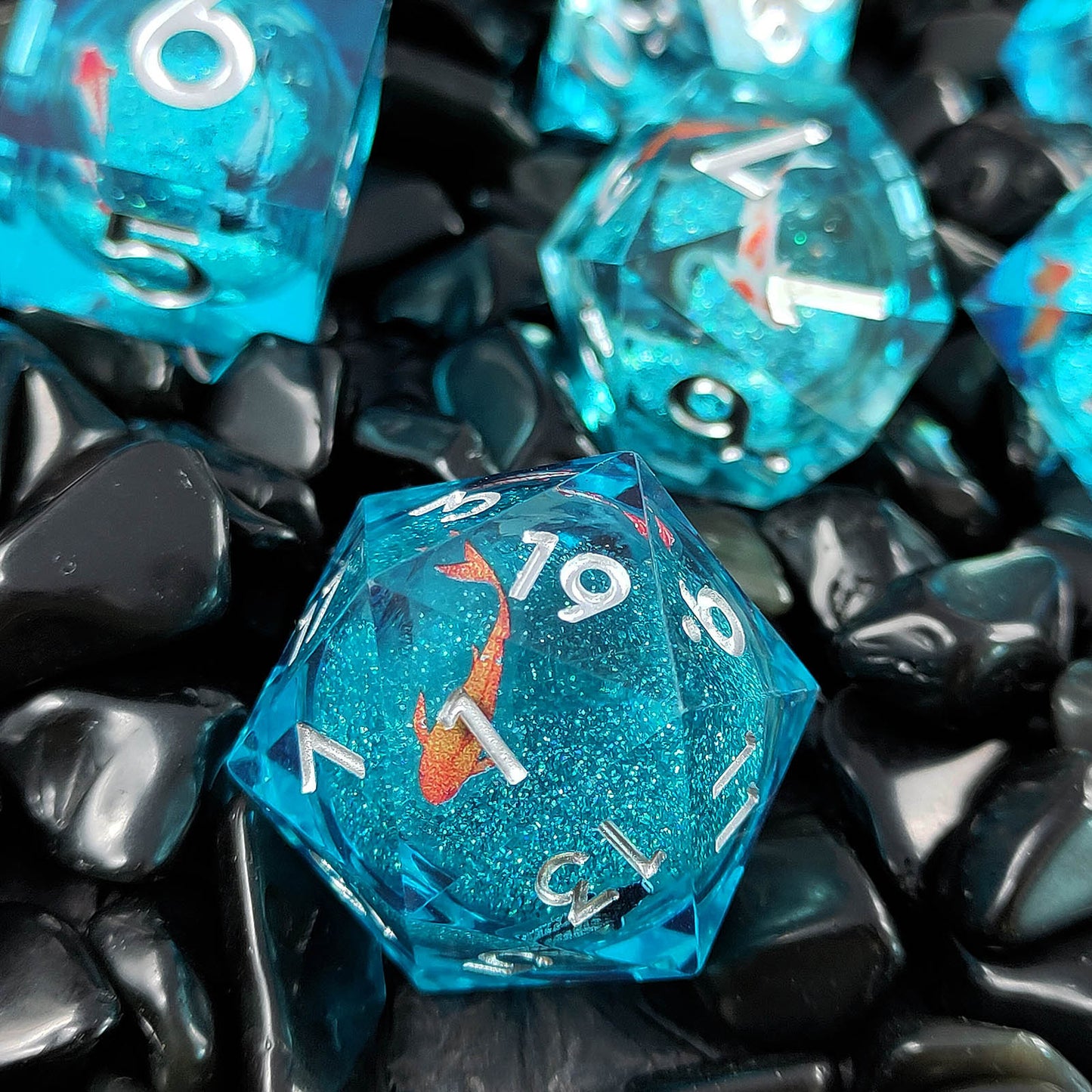 Resin Liquid Core Dice Sharp Edge DND Dice Set Daisy Dice Party Player Collection for Dungeon and Dragons Game Polyhedral Dice